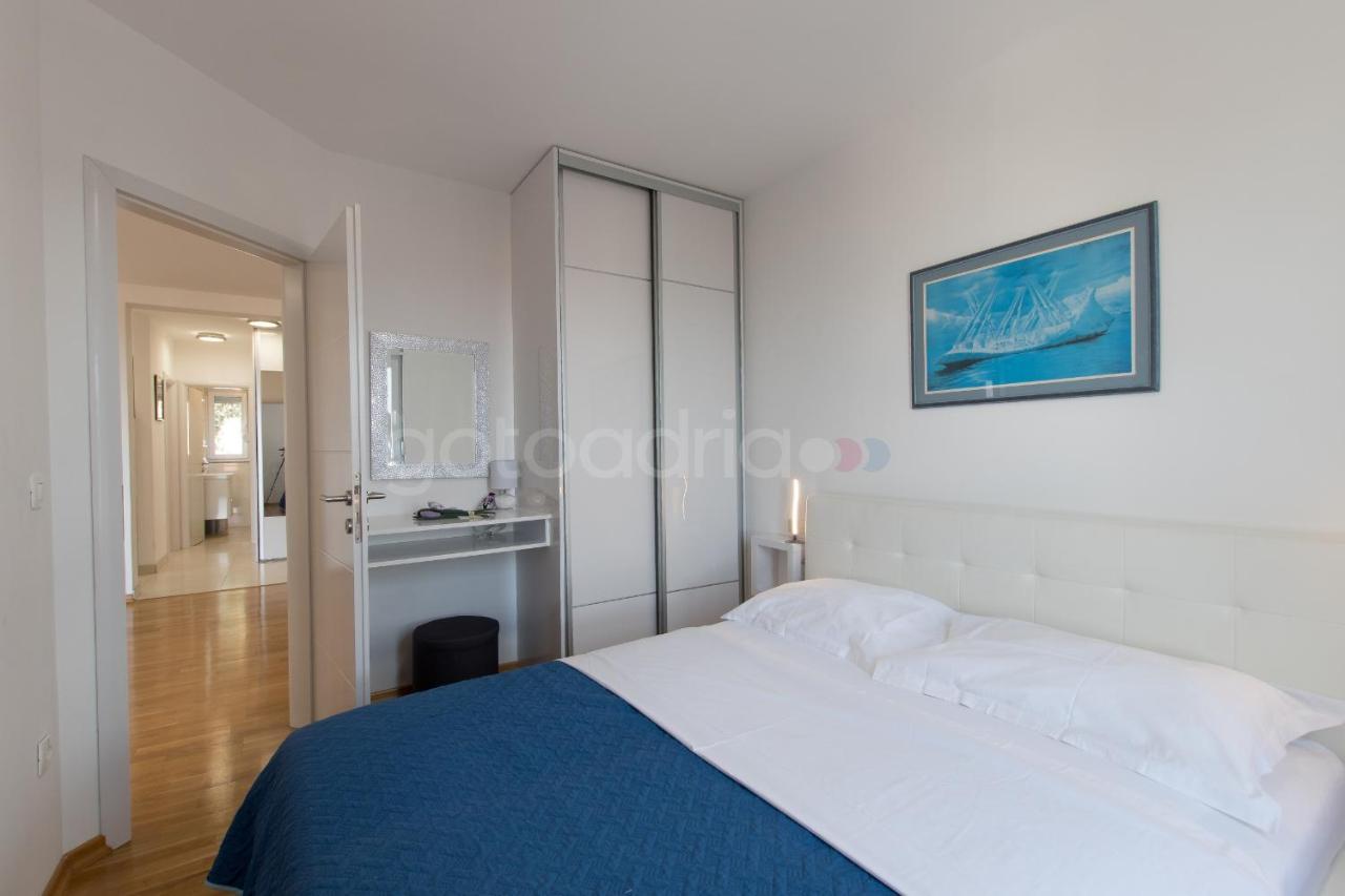 Sea View Apartments Dammi With Free Parking Макарска Экстерьер фото