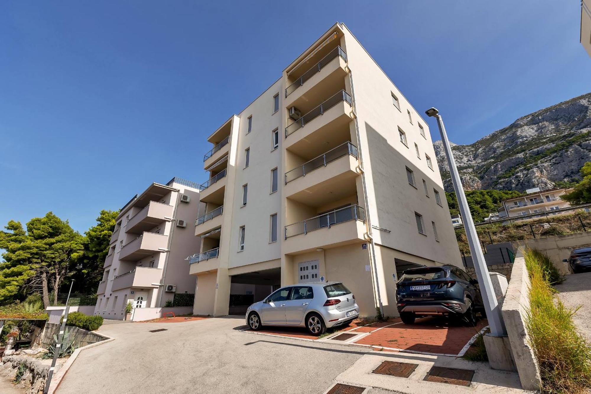 Sea View Apartments Dammi With Free Parking Макарска Экстерьер фото