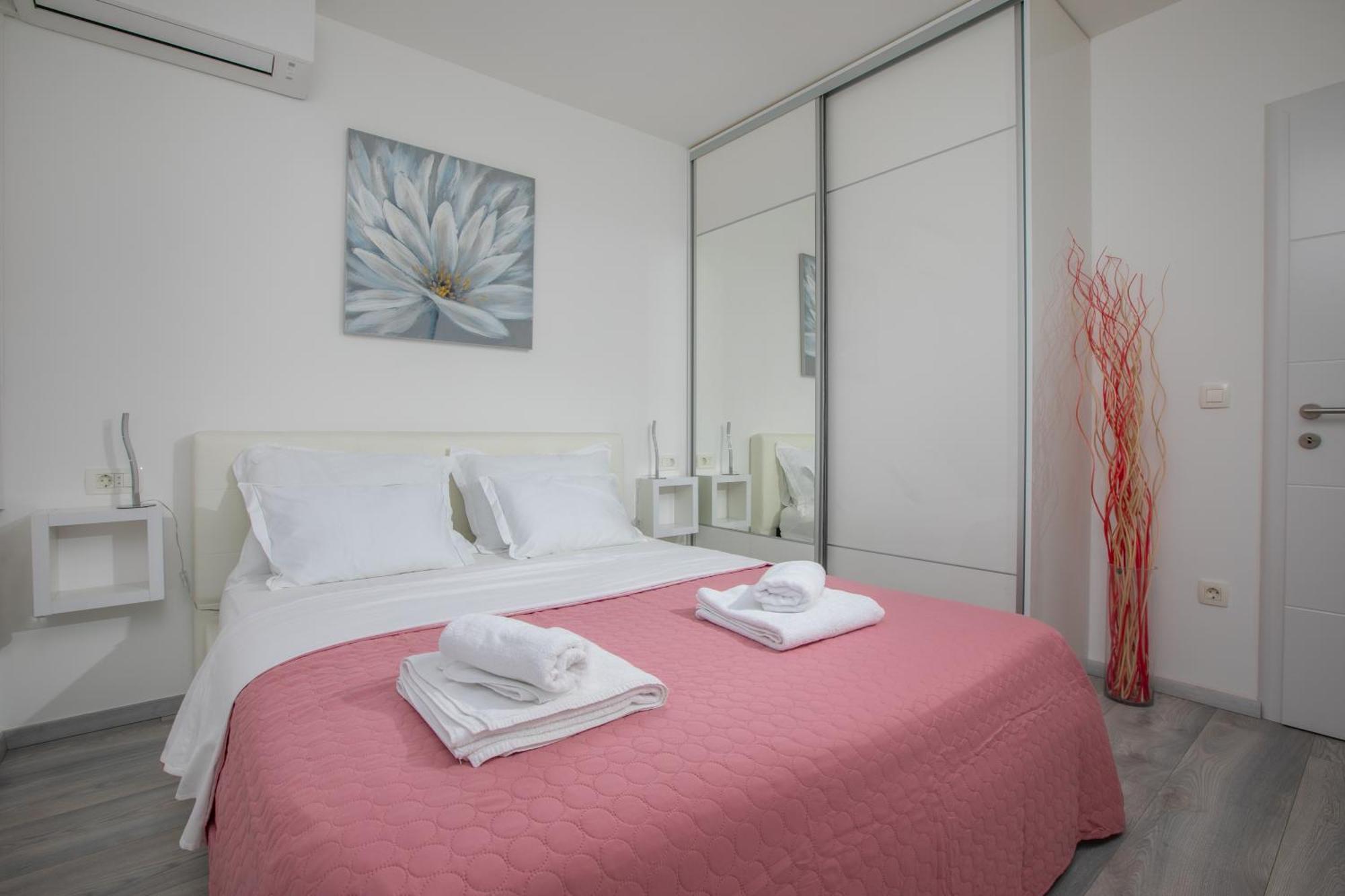 Sea View Apartments Dammi With Free Parking Макарска Экстерьер фото
